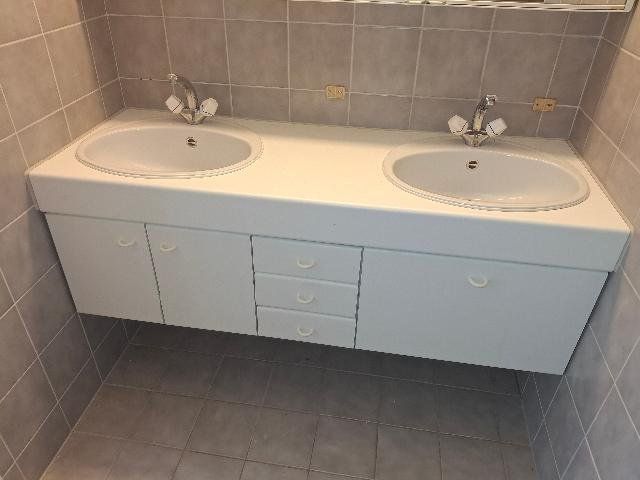 Lavabi & lavandini: Waschbecken – Usato da Rümlang venduto da Lai88