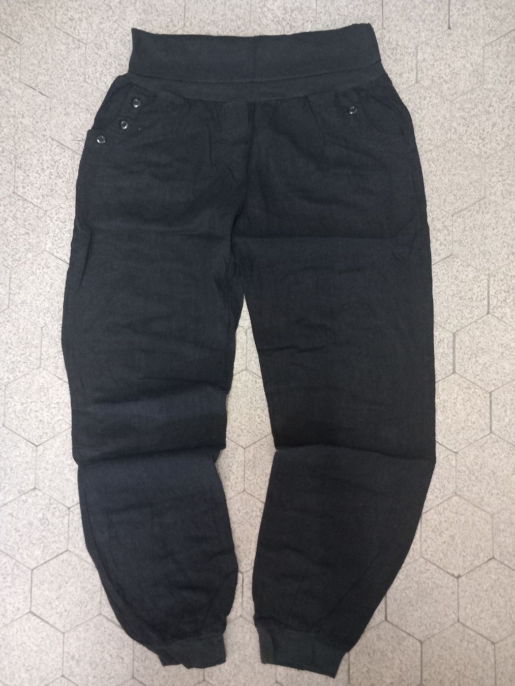 Pantaloni: Pantalon noir en lin et viscose taille élastique – Usato da Faoug venduto da per_kp6r