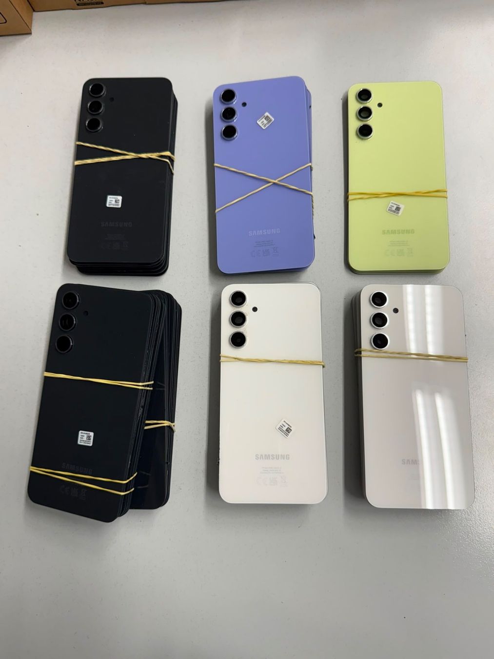 Samsung Telefoni cellulari / Smartphones: Vitre arrière Originale Samsung A54 Blanc – Usato da Zug venduto da ElPhone 1