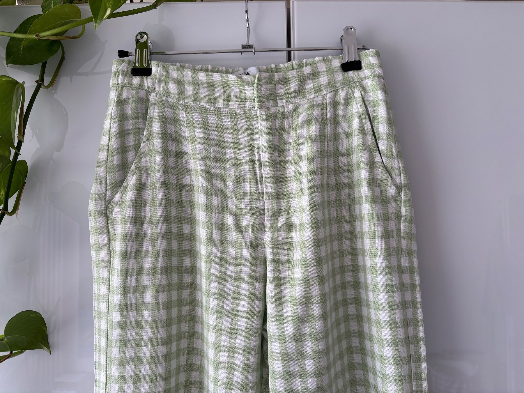 Bershka Pantaloni: BERSHKA karierte Hose mit Beinschlitz Gr. 36 – Usato da Zürich venduto da missmodernage 1