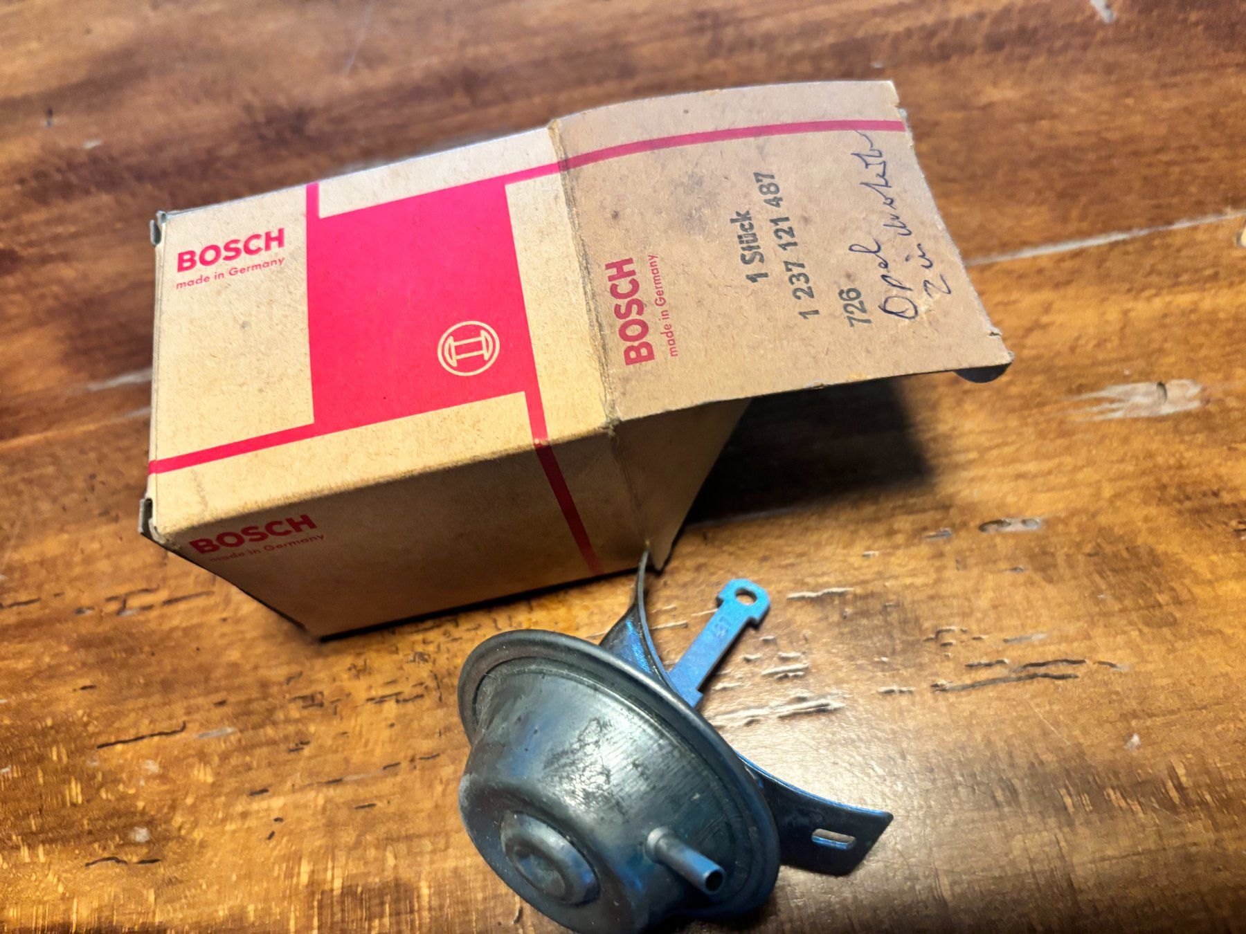 Bosch Tutti pezzi di ricambio auto: Bosch Zündverteiler NOS mit Originalverpackung – Usato da St. Gallen venduto da always-a-good-buy