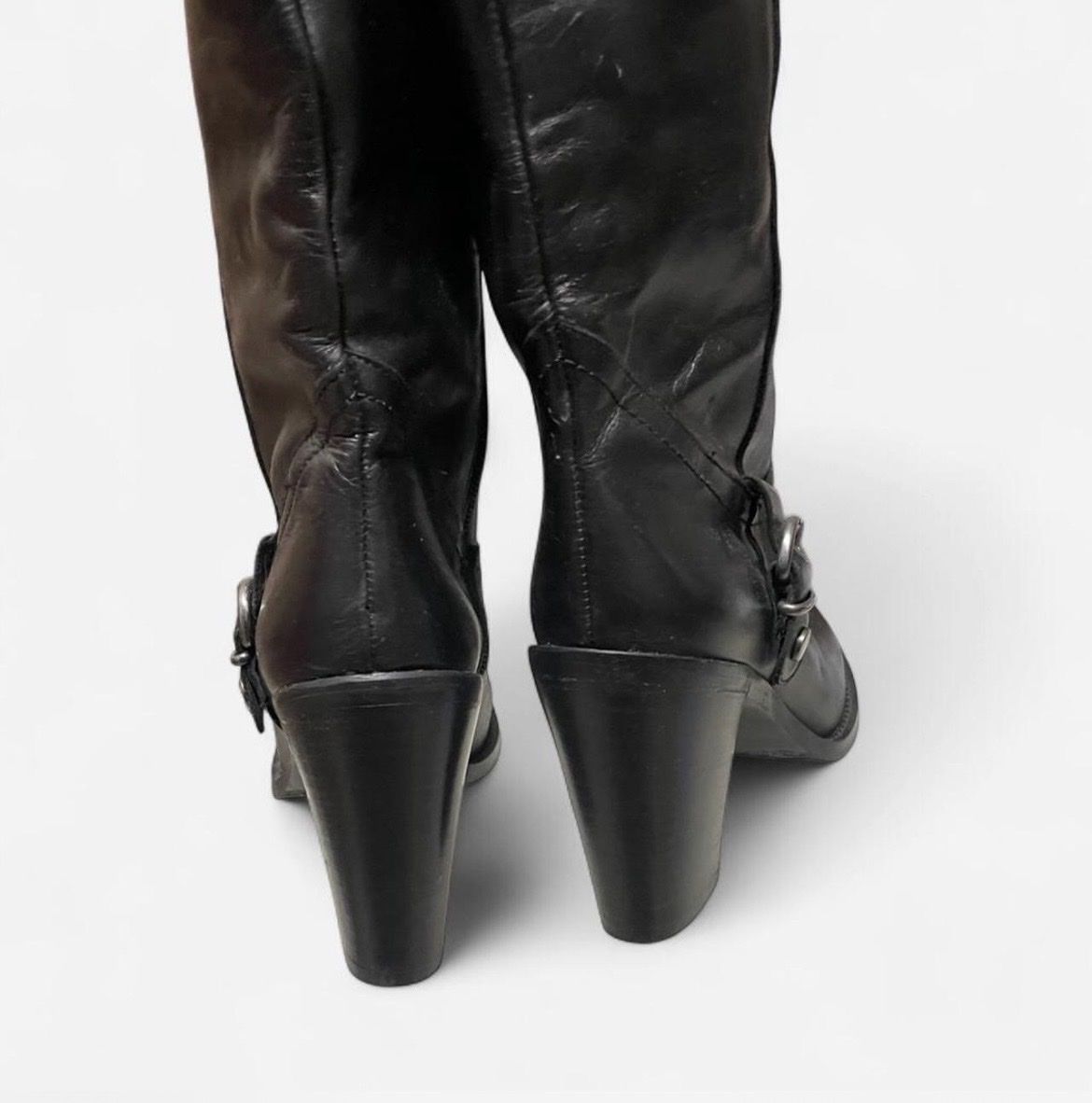 Scarpe da donna: Schwarze Lederstiefel, Grösse 39 – Usato da Watt venduto da Ene.kro 2
