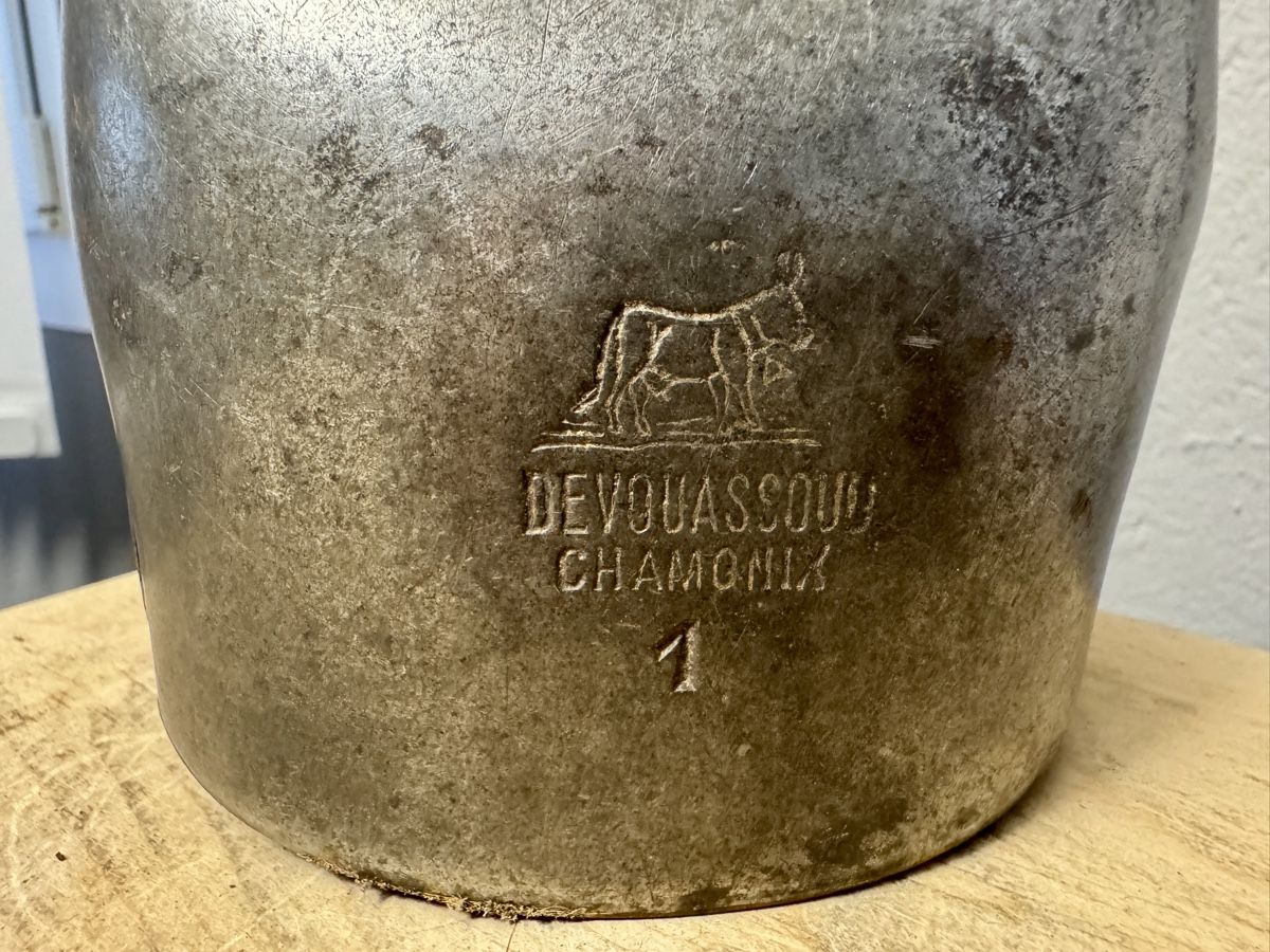 Chamonix Cloches & sonnailles: Antike Treichel Glocke CHAMONIX 1 DEVOUASSOUD – D'occasion à Rothrist par Luckywinner 2