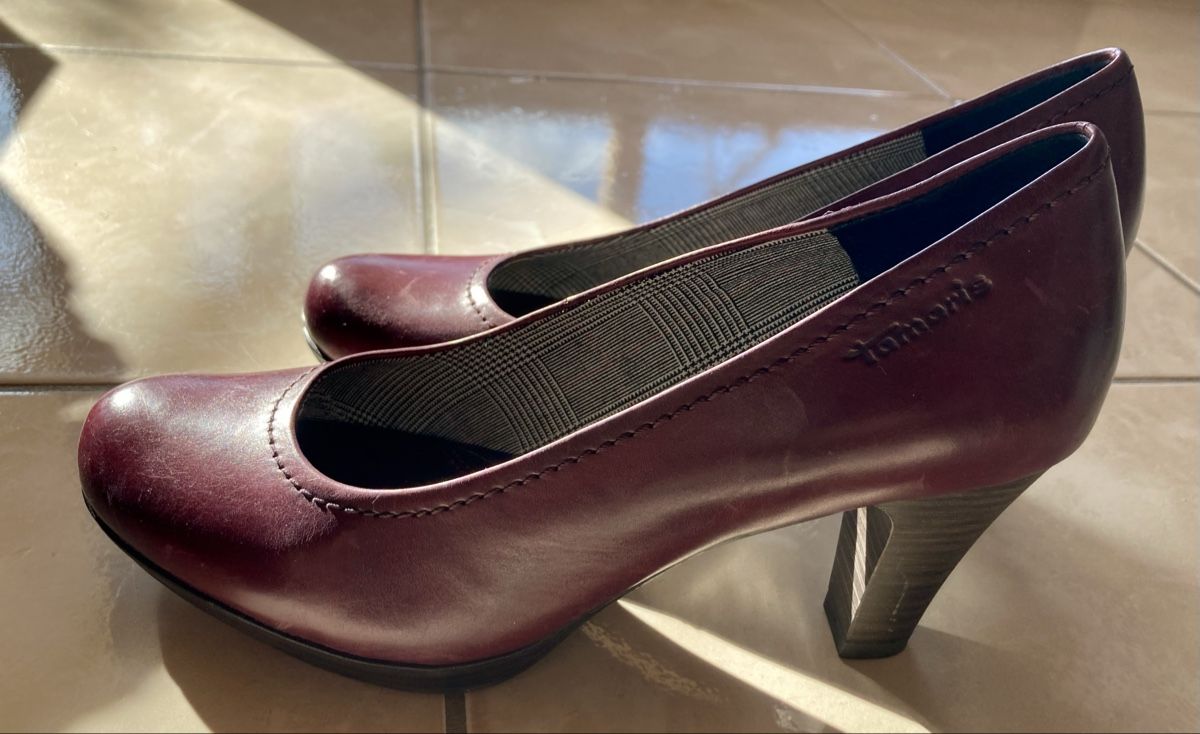Tamaris Damenschuhe: Tamaris Echtleder Pumps, Gr. 37, Weinrot – Gebraucht aus Vinelz von Viewfinder84 9