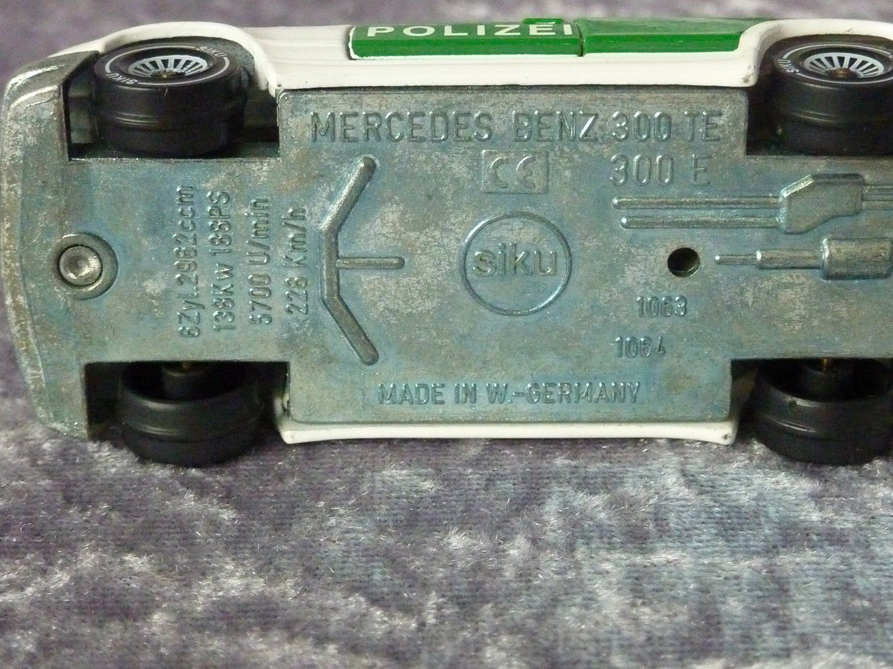 Siku Modellini d'auto: Mercedes 300E Polizei Siku – Usato da Dürrenäsch venduto da Cobra1ch 6