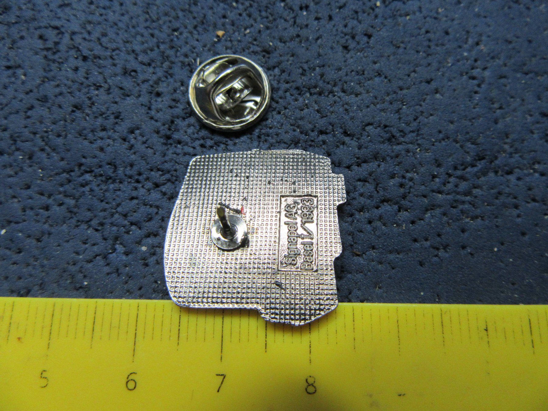 Saurer Placchette & Badge: SAURER SCHNAUZER POSTAUTO-BASELLAND PIN ENAMEL – Usato da Ettingen venduto da Hausi4711 1