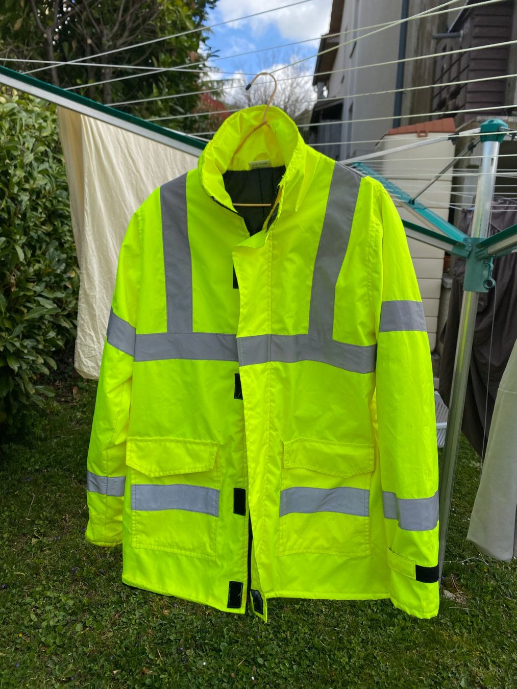 Jacken: Leuchtjacke zum reiten – Gebraucht aus Estavayer-le-Lac von nuschinc 2