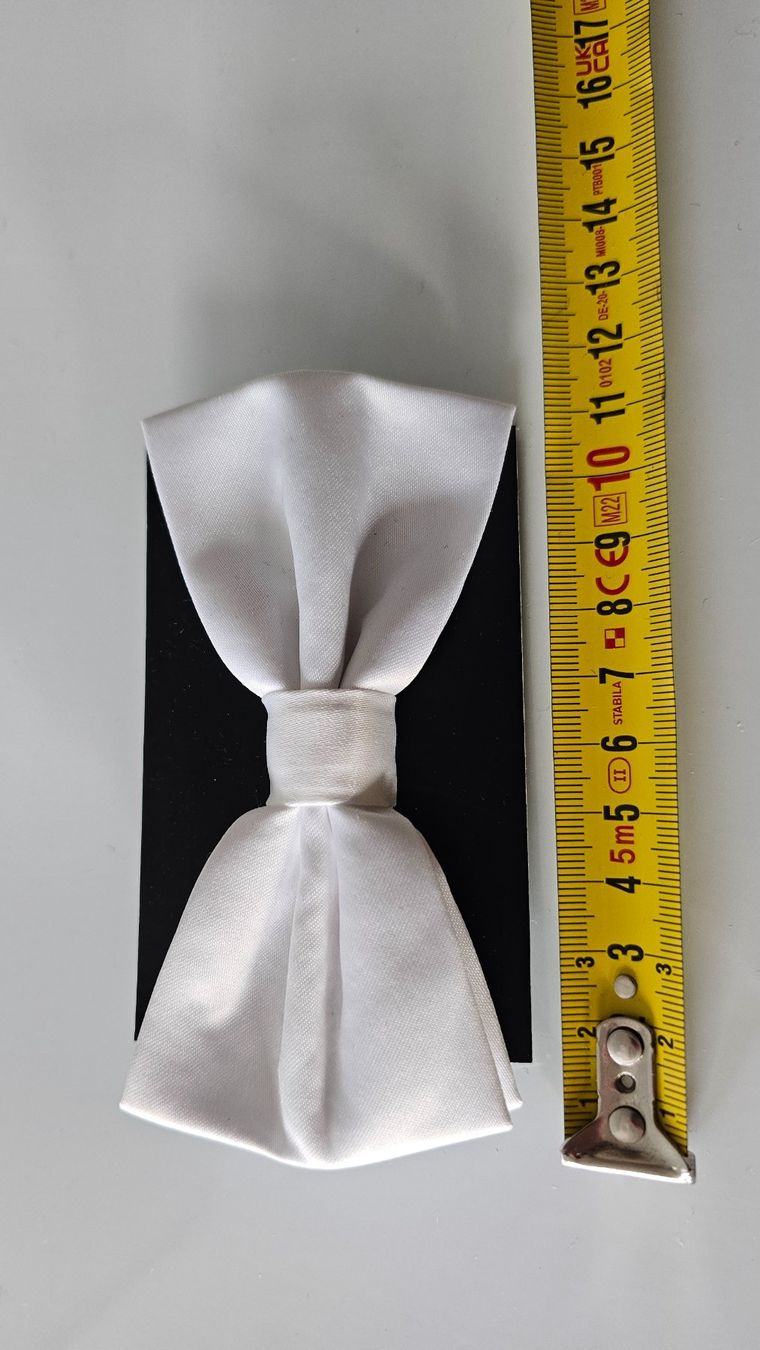 Cravatte: weiss uni satin Fliege – Nuovo e nell'imballaggio originale da Fehraltorf venduto da herrenaccessoirsking 1