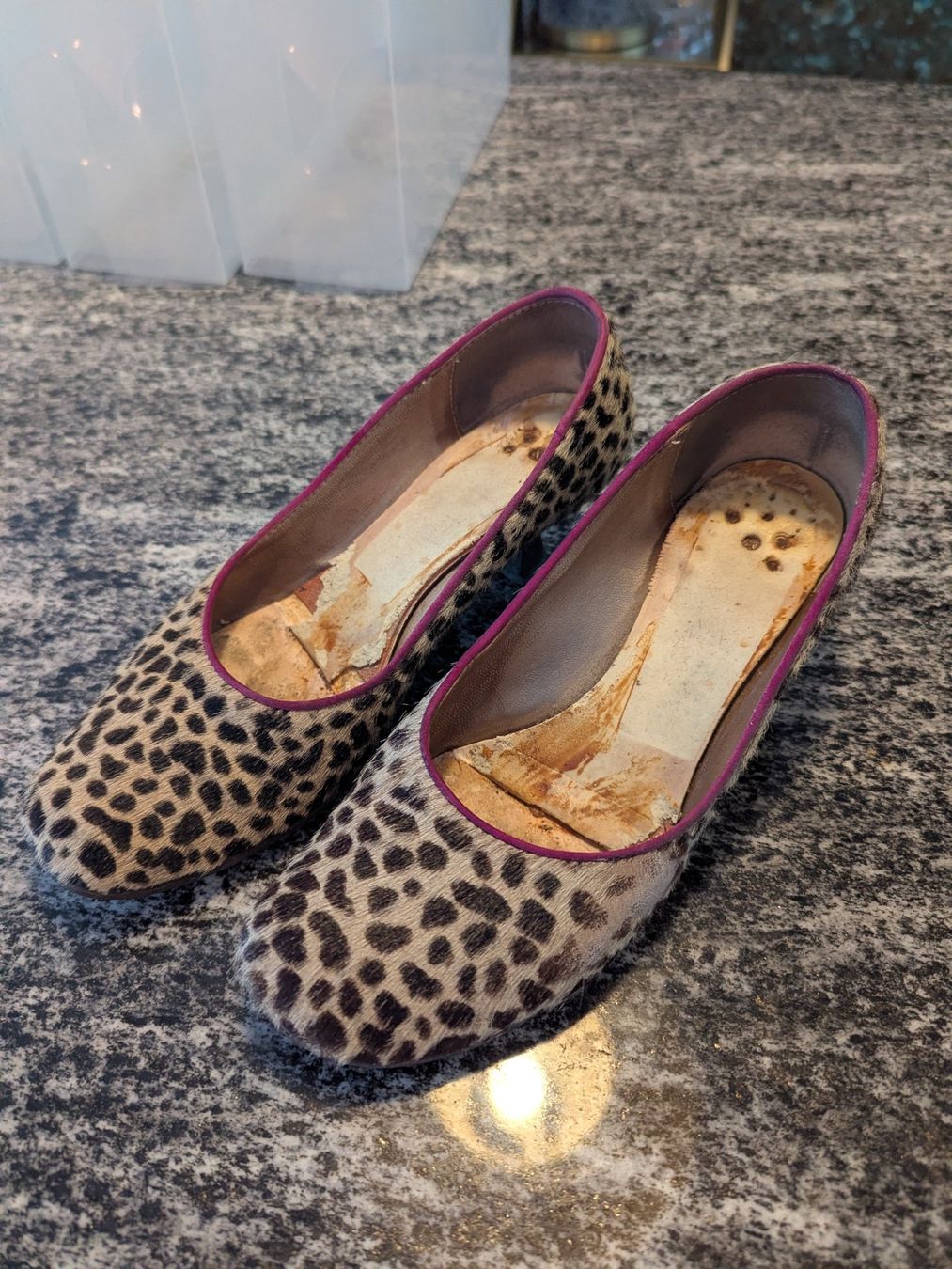 Scarpe da donna: Leo-Kunstfell-Pumps Grösse 37 – Usato da Zürich venduto da Migi-Ch1nd