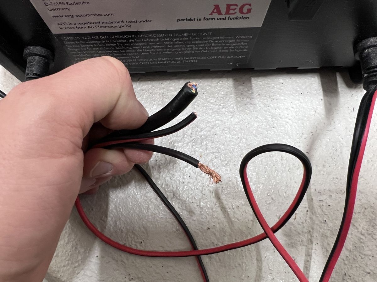 Batterie-Ladegeräte: AEG 18 Werkstattladegerät 12V/24V – Defekt aus Pfäffikon ZH von amon2.0 2