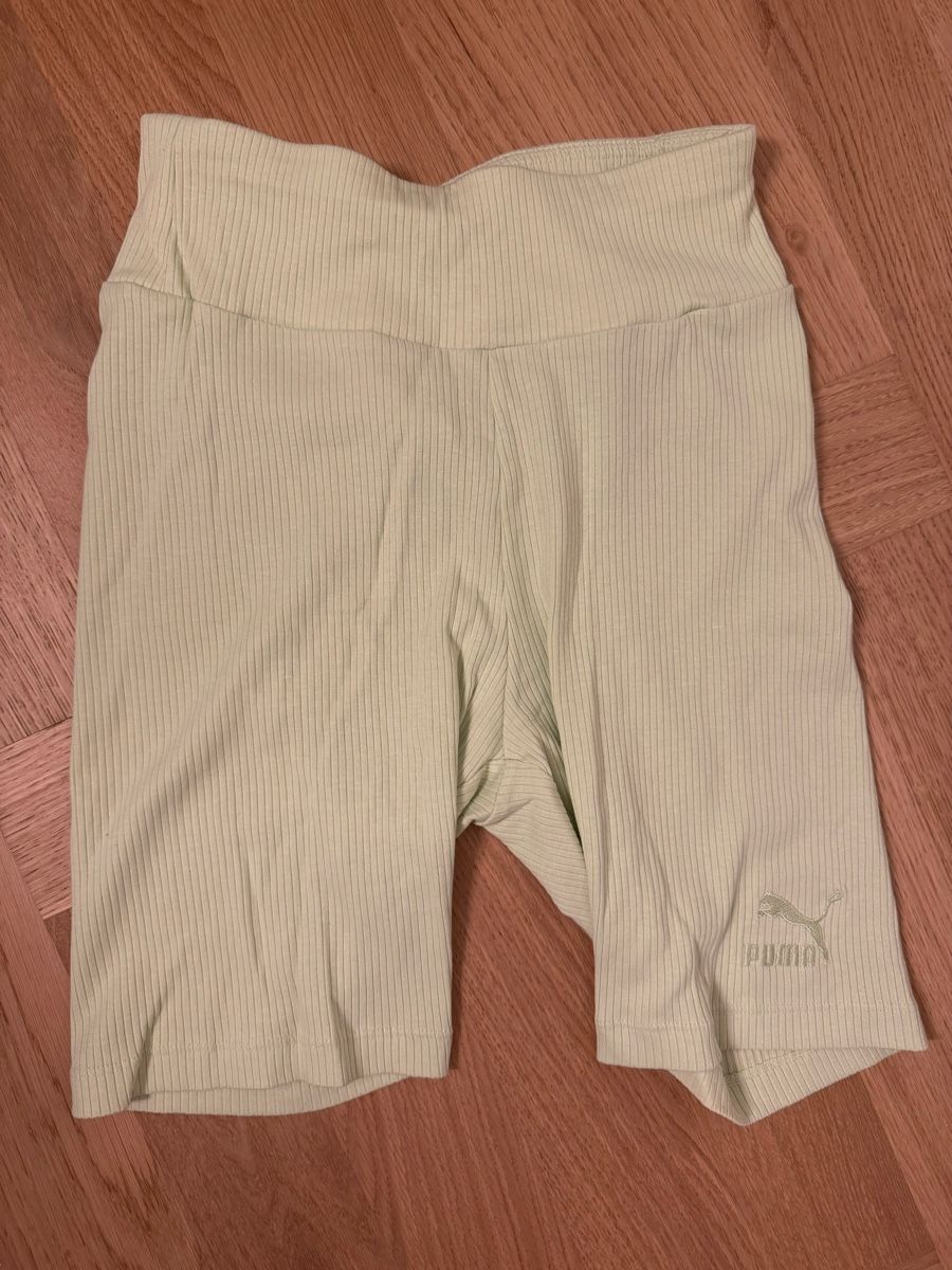Puma Lotti di vestiti: Puma Sportset Damen – Nuovo (secondo la descrizione) da Zürich venduto da pmorger01 1