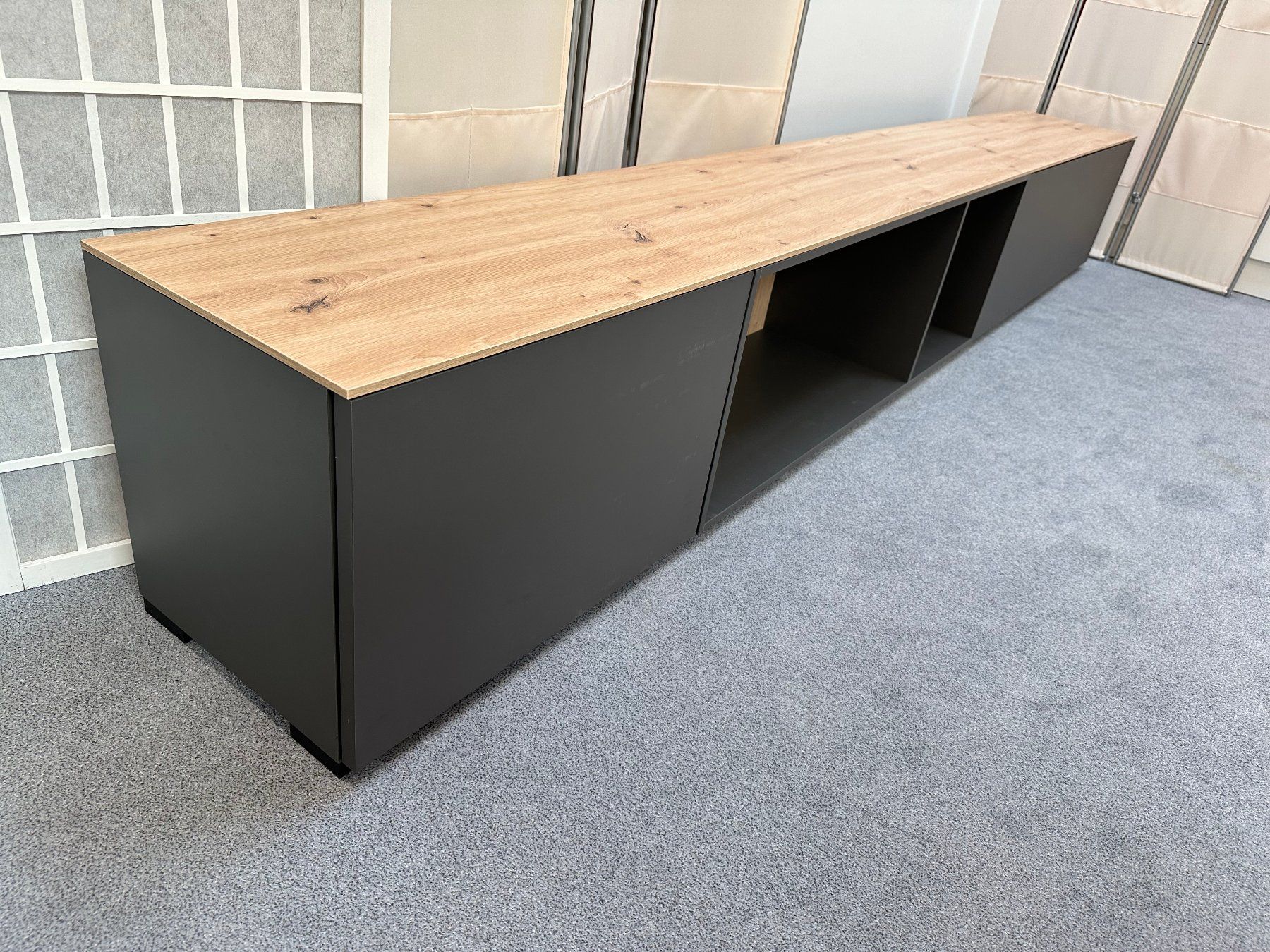 Mobili TV: Lowboard SETUP Farbe Schiefer Eiche 288 x 42 cm Swiss Made – Nuovo (secondo la descrizione) da Unterentfelden venduto da moebelrufli 7