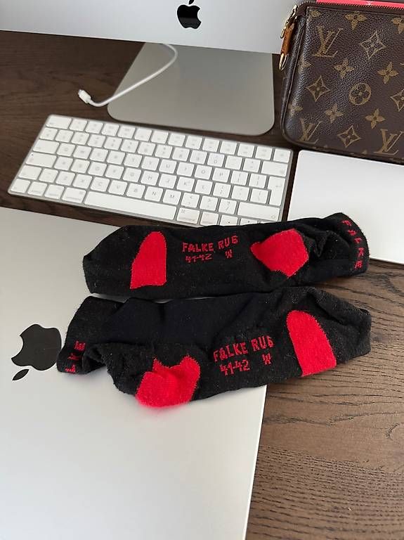 Falke Calze: Falke Socken Schwarz, Größe 41-42 EU – Usato da Schübelbach venduto da Rahnmont 4