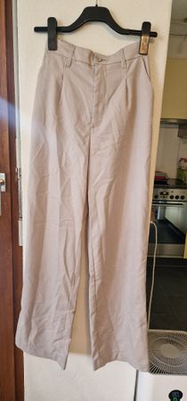 H&M DIVIDED Stoffhose Beige Gr. 36 - Bequem & Stilvoll!