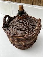 alte Korbflasche