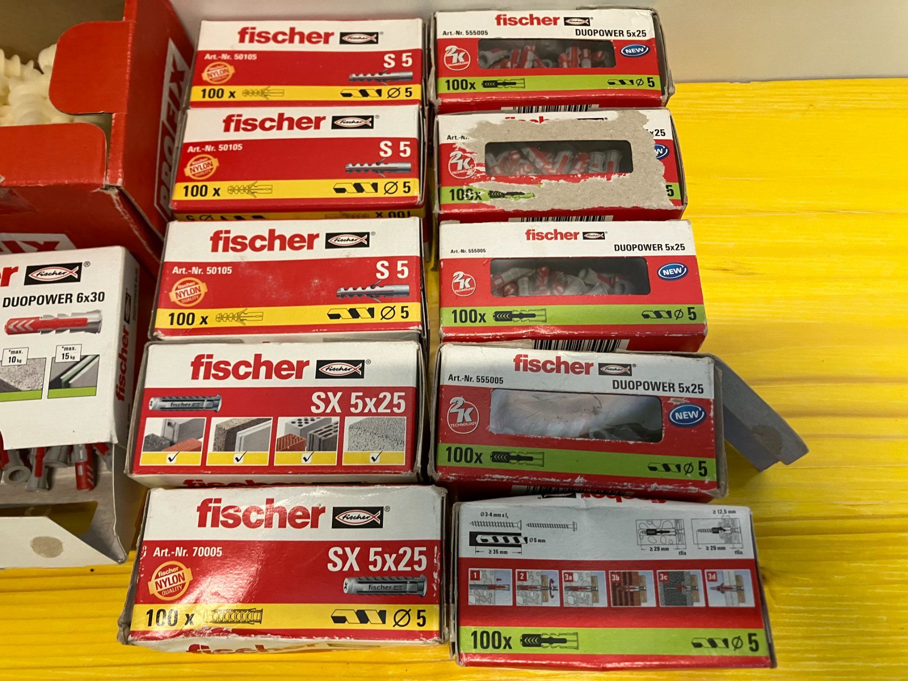 Tutti gli attrezzi: Post. div. Dübel und Regips Schrauben ab 1.- – Usato da Lichtensteig venduto da Buy24International 1