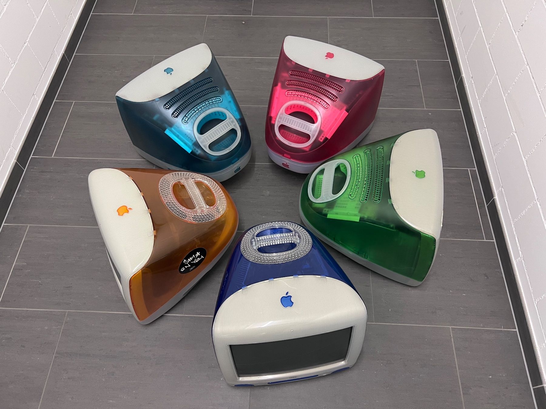 Apple PC: iMac Serie - 5 colors – Usato da Steckborn venduto da rboelsterli 1