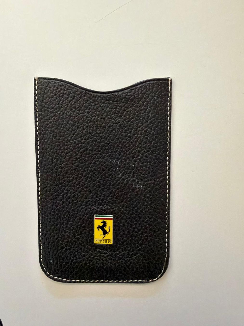 Altro in  Abbigliamento & Accessori: Ferrari Handyhülle aus Echtleder – Usato da Bern venduto da adv_d7hj