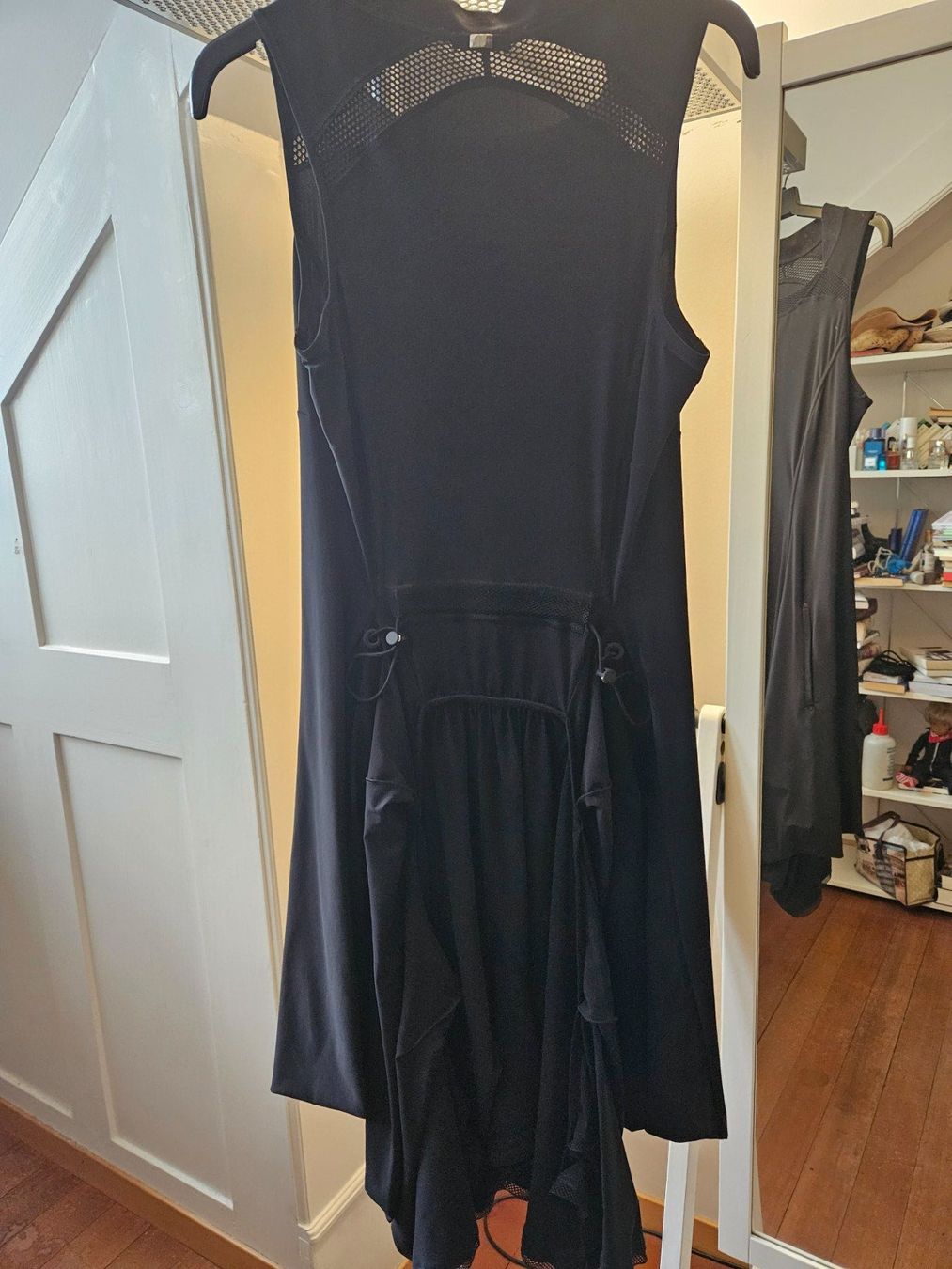 Vestiti: HIGH USE Kleid Schwarz – Usato da Bern venduto da Alea6892