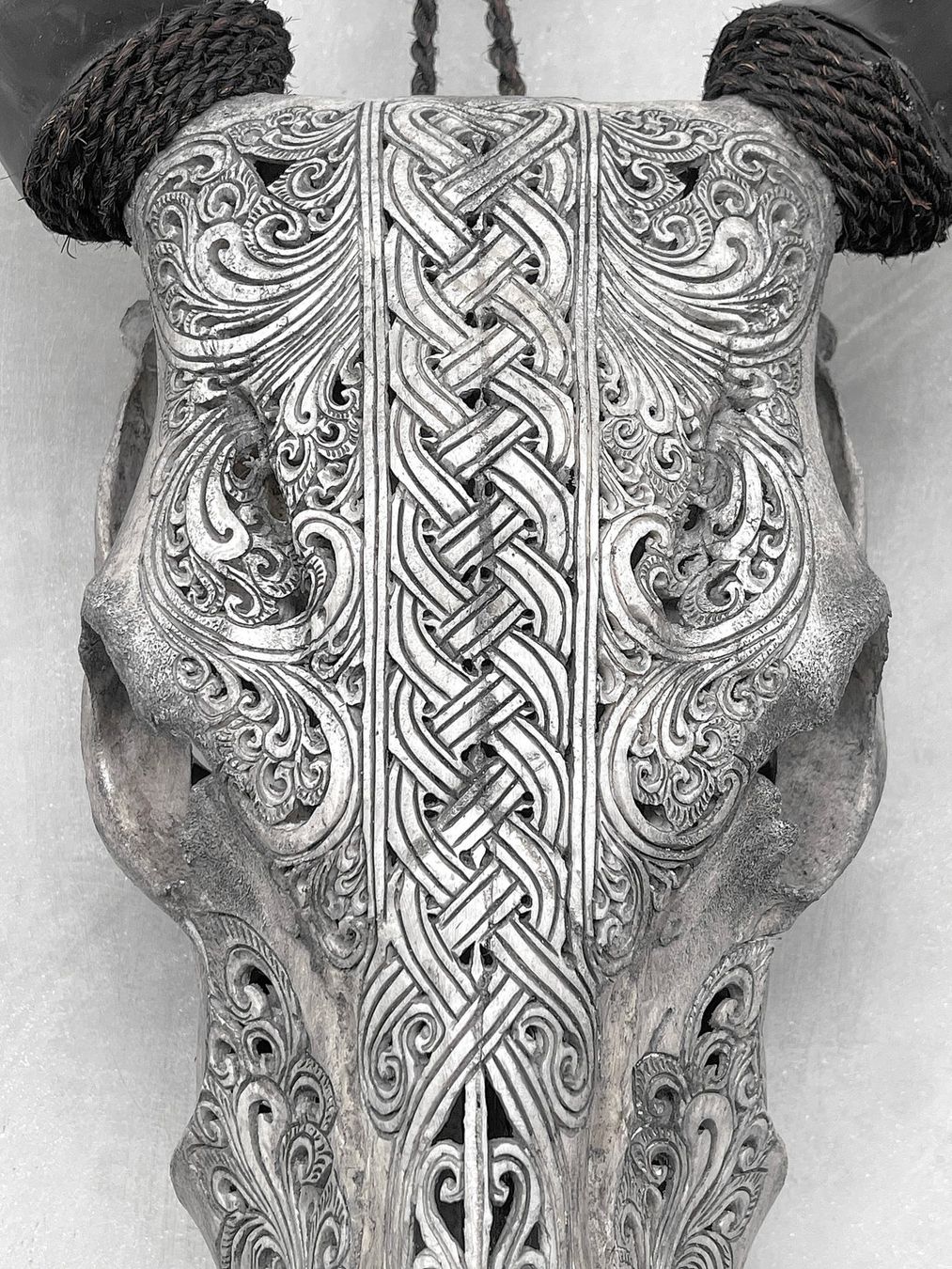Sculture & Statue: Authentischer handgeschnitzter Kuhschädel - 57 cm x 40 cm. – Nuovo (secondo la descrizione) da Ponte Tresa venduto da 11GalleriaAlterEgo11 9
