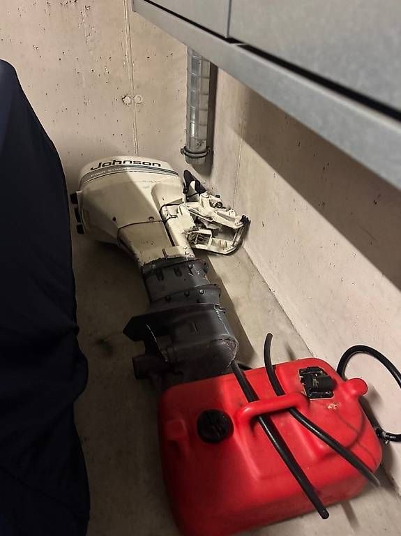 Motori: Johnson Bootsmotor 8ps Aussenborder – Usato da Zürich venduto da jas_srb9