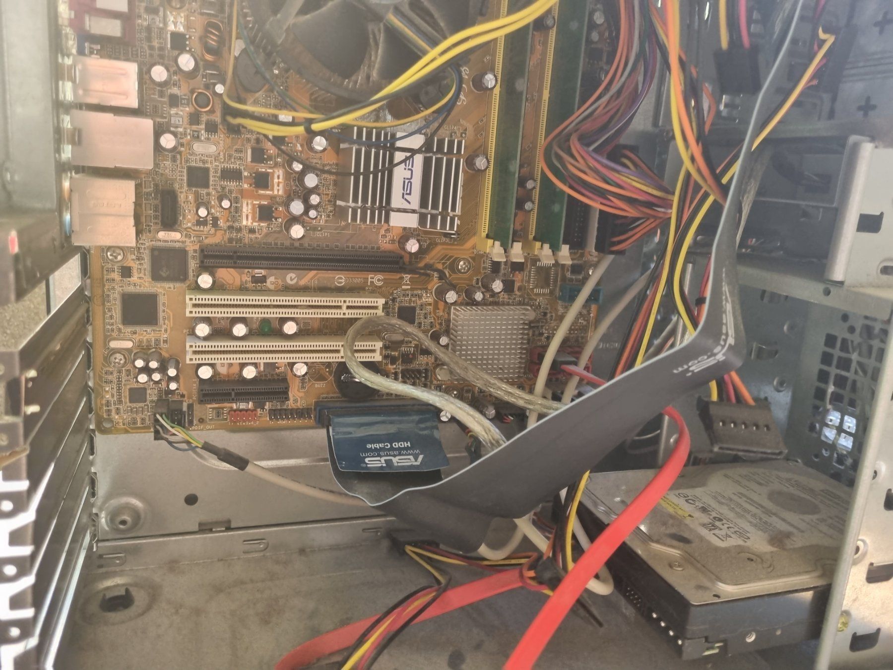 PC: 1 PC TOWER – Usato da Zürich venduto da Sarameier 3