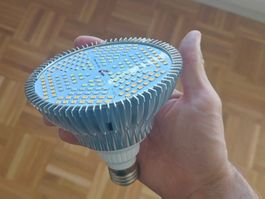 Vollspektrum LED Pflanzenlampe E27 (24W Realverbrauch)