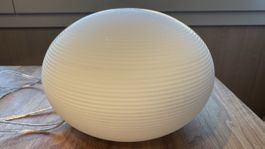 Philips Hue White & Color Ambiance Flourish Tischleuchte