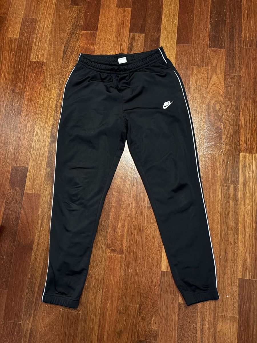 Nike Pantaloni: Nike Trainingshose – Nuovo (secondo la descrizione) da Dättlikon venduto da Cocco2