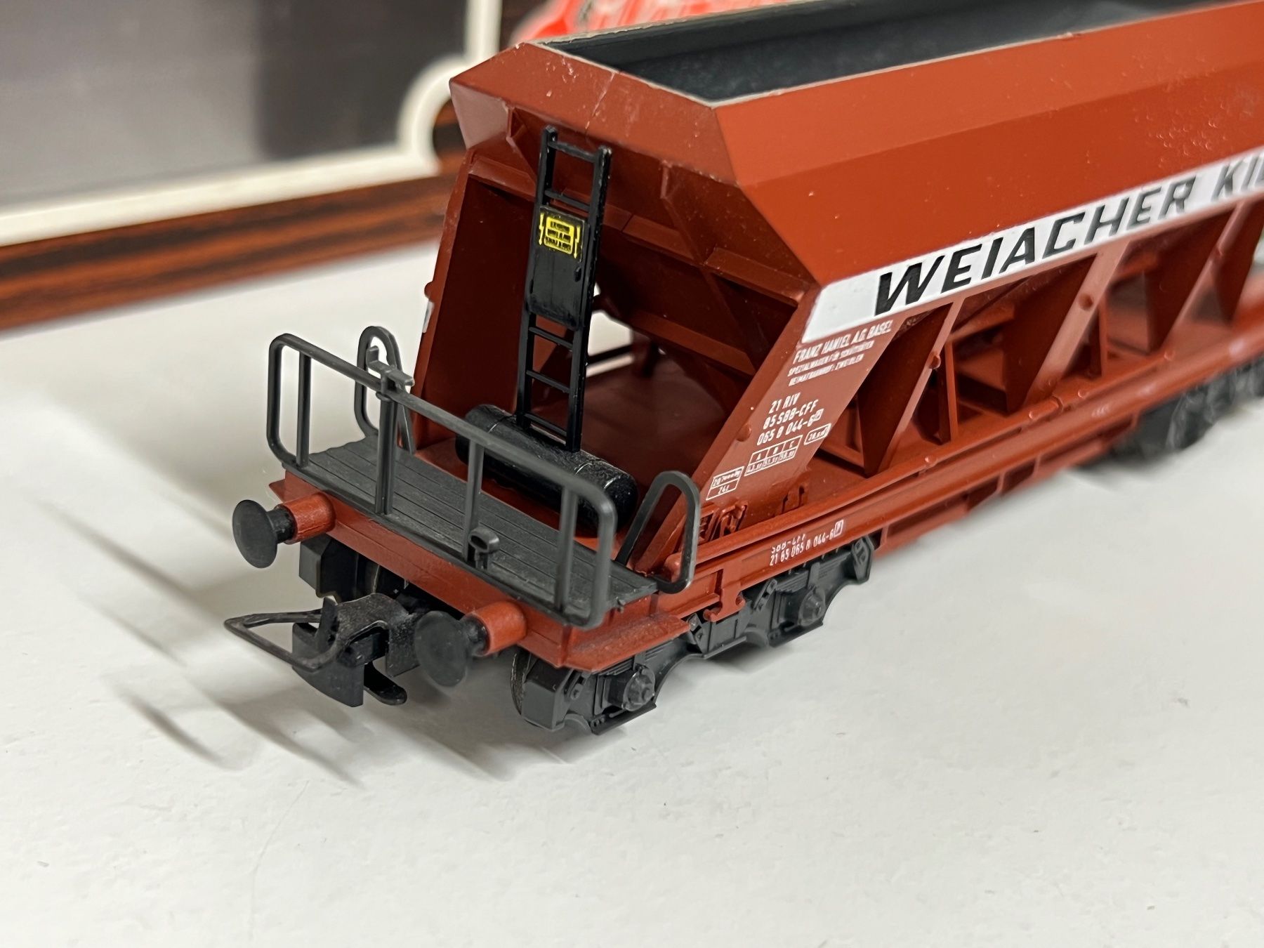 Liliput Modellini di ferrovie: Liliput  SBB Weiacher Kies H0 DC – Usato da Neuenhof venduto da ludovicco 2