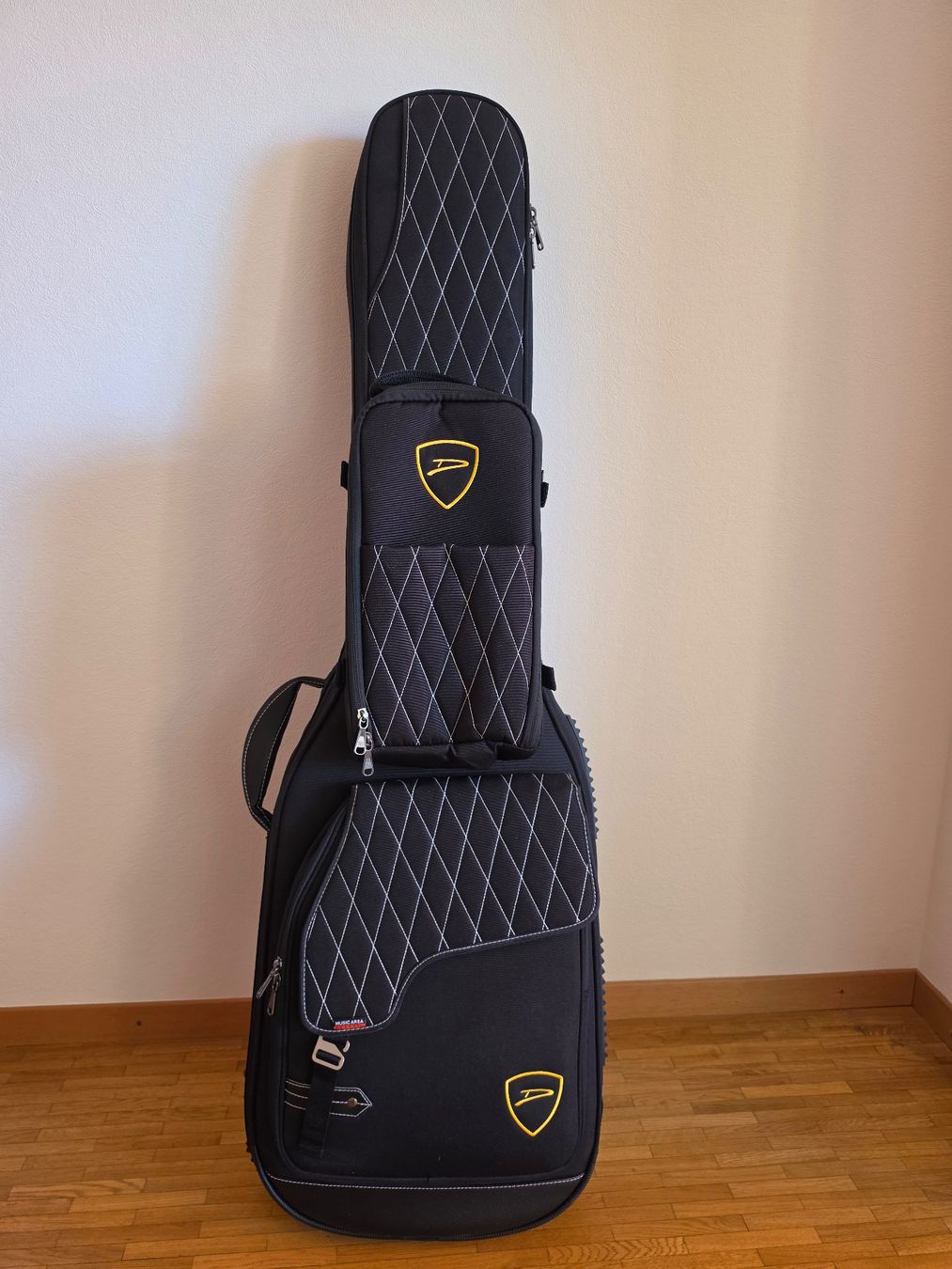 Strumenti musicali: Dingwall D-Roc 5 + premium gig bag – Nuovo (secondo la descrizione) da Bernex venduto da jon_FSK 5