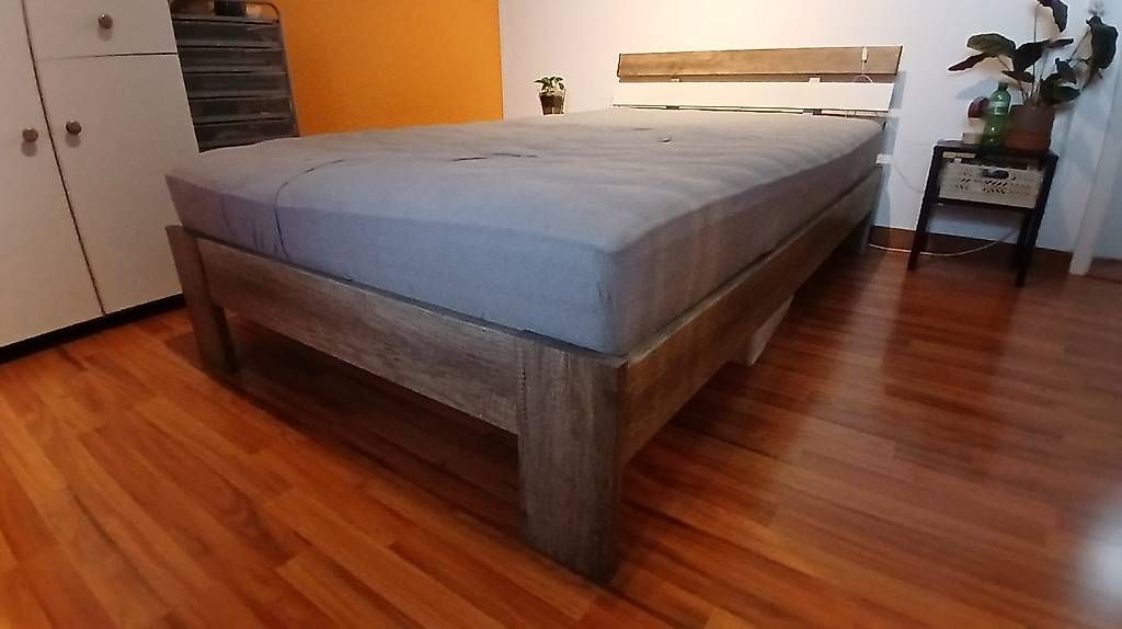 Letti: Bett mit Matratze – Usato da Zug venduto da Jrene..2409