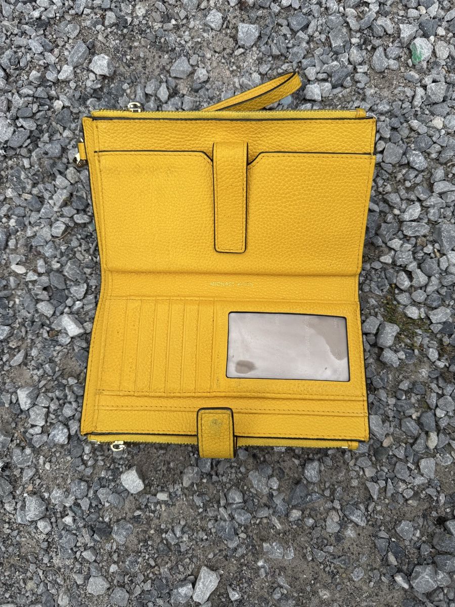 Michael Kors Portamonete: Michael Kors Portemonnaie – Usato da Richterswil venduto da N.cole_ 1