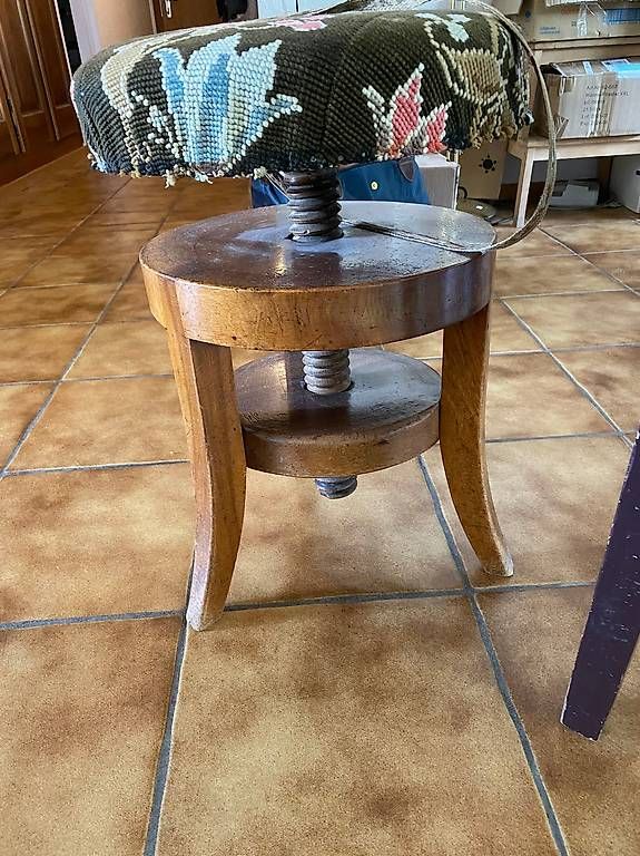 Tabourets: Tabouret pour piano – D'occasion à Martigny par seater 2