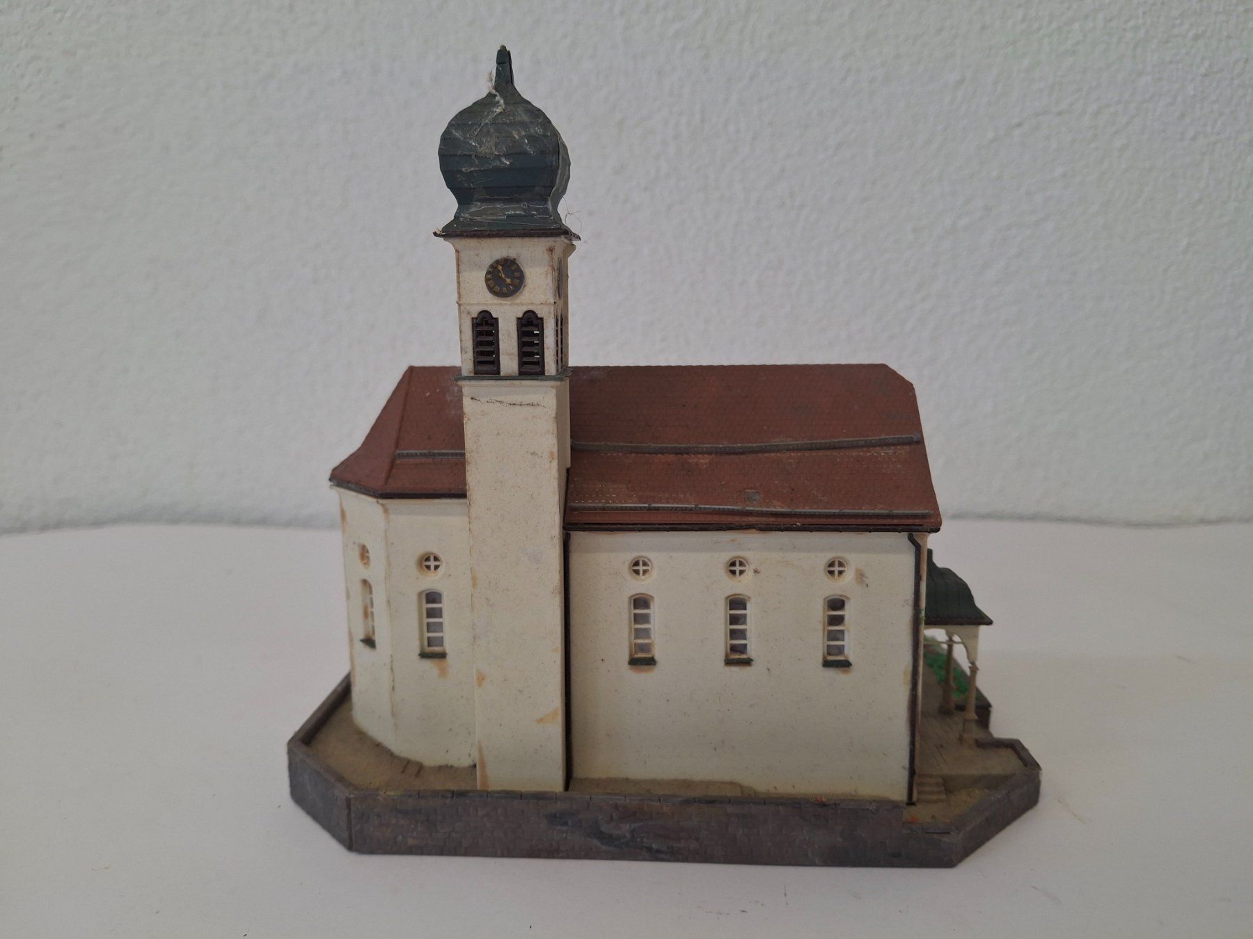 Kibri Modellini di ferrovie: Modellbau Kibri Kirche – Usato da Reichenburg venduto da AK307 1