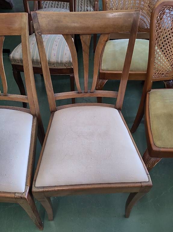Stühle: Biedermeier Stühle 2er Set mit weissem Stoffbezug – Gebraucht aus Pratteln von Cartonsducoeur_bl 1