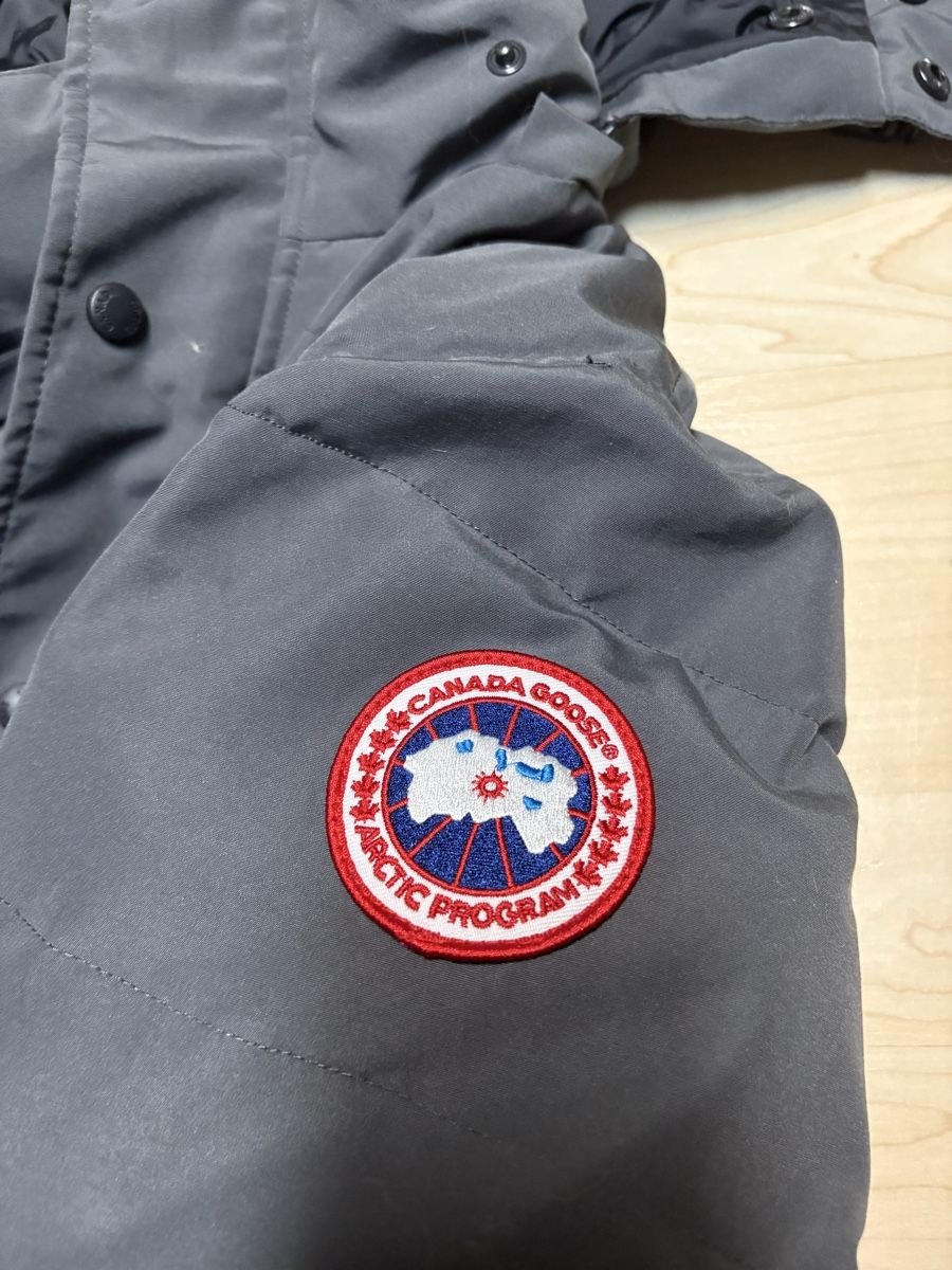 Canada Goose Giacche: Canada Goose Winterjacke  – Usato da Bülach venduto da Devin_H 1
