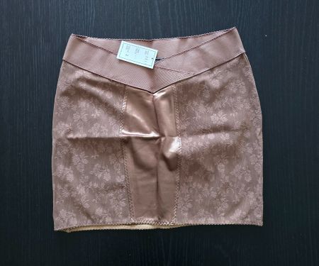 ​🏷️ Anti-Flirt Paris Mini Skirt V-Waist (2) Floral & Satin