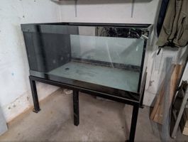 Grosses Aquarium mit Untergestell + Filterbecken