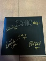 Signierte LP Back in Black von AC/DC mit COA
