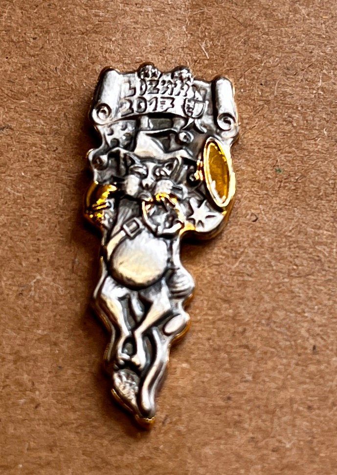 Swiss Placchette & Badge: Fasnachts Pin Luzern 2017 Luzerner  LFK – Usato da Obernau venduto da Wgnom