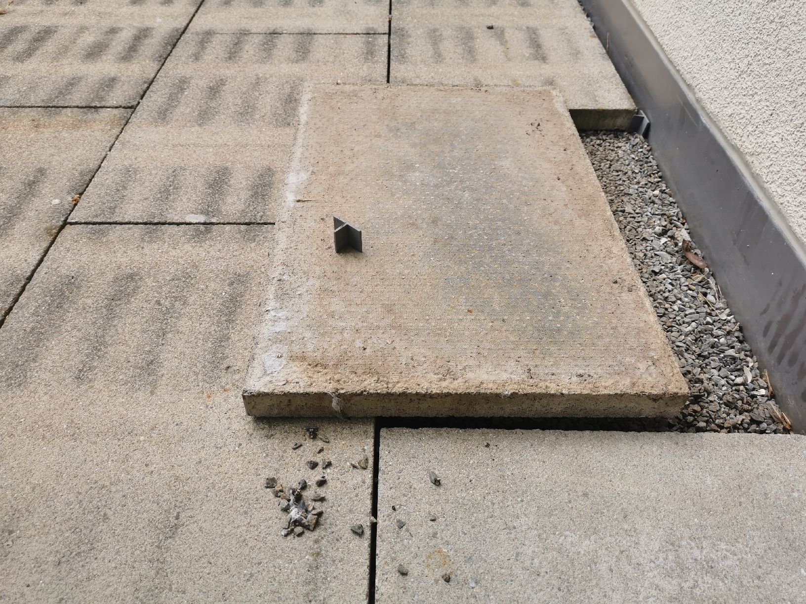 Rivestimenti per pavimenti: Zementplatten für Aussenbereich – Usato da Sarnen venduto da Dreiradfahrer 3