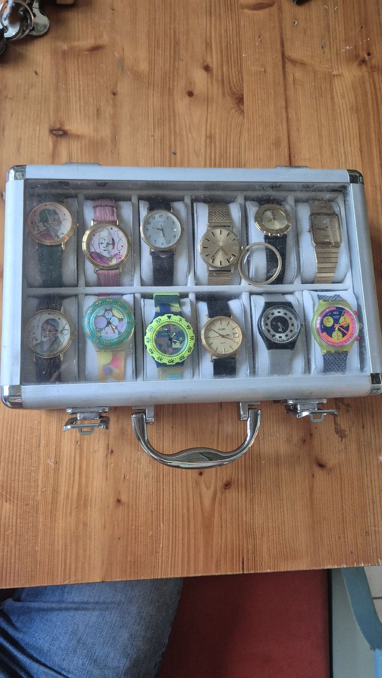 Orologi: Div. Uhren mit kasten – Usato da Solothurn venduto da Rugeli13