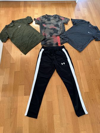 Unter Armour TrainingshoseM und 3 x Sport T- Shirt
