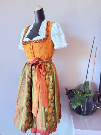Dirndl mit Bluse orange grün pink Gr.36 neuwertiger Zustand