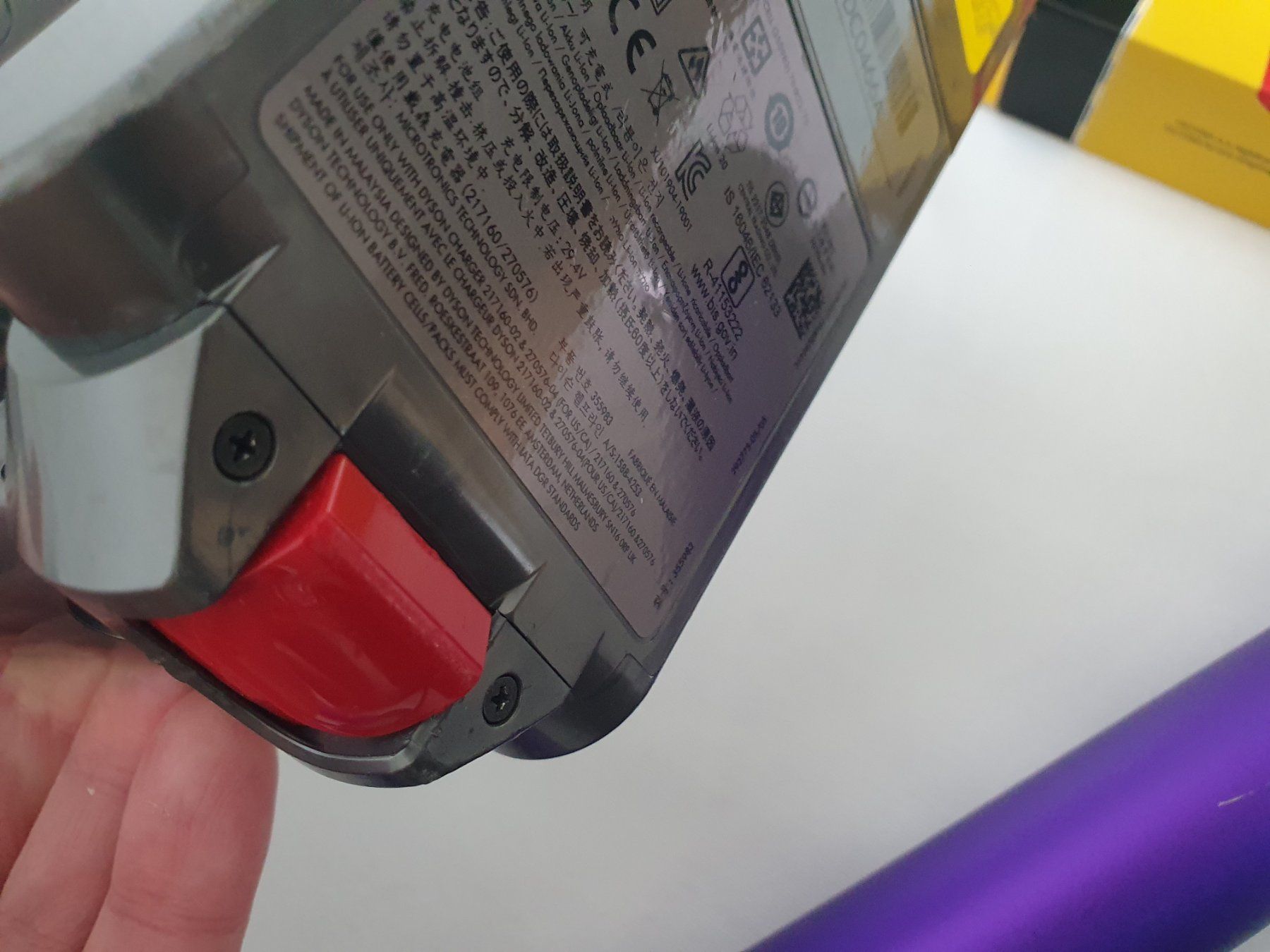 Dyson Aspirateurs & Accessoires: Dyson V11 écran défectueux, d'occasion avec accessoires – Défectueux à Lausanne par Af2016 8