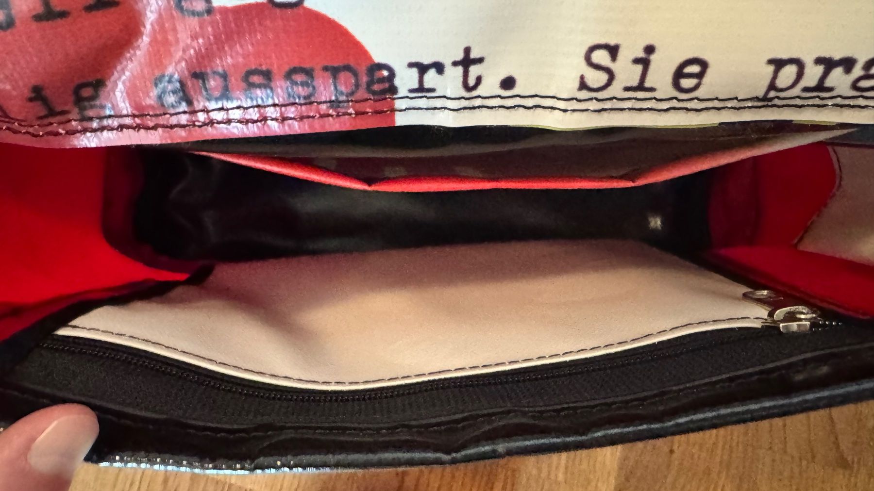 Borse: Messenger Bag der Marke packattack, handgemacht in Berlin – Usato da Basel venduto da Umami 3