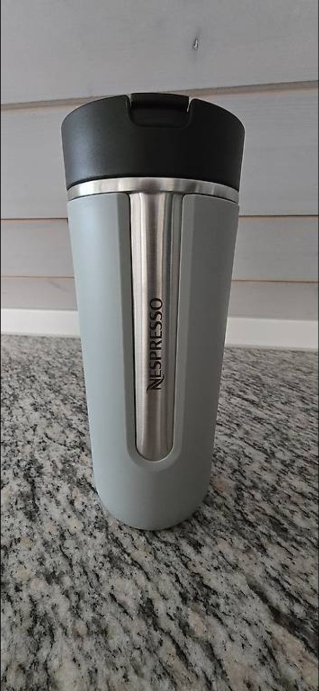 Recipients et similaires: Nespresso Travel Mug – Neuf avec emballage d'origine à Adlikon par SkodaFabia92