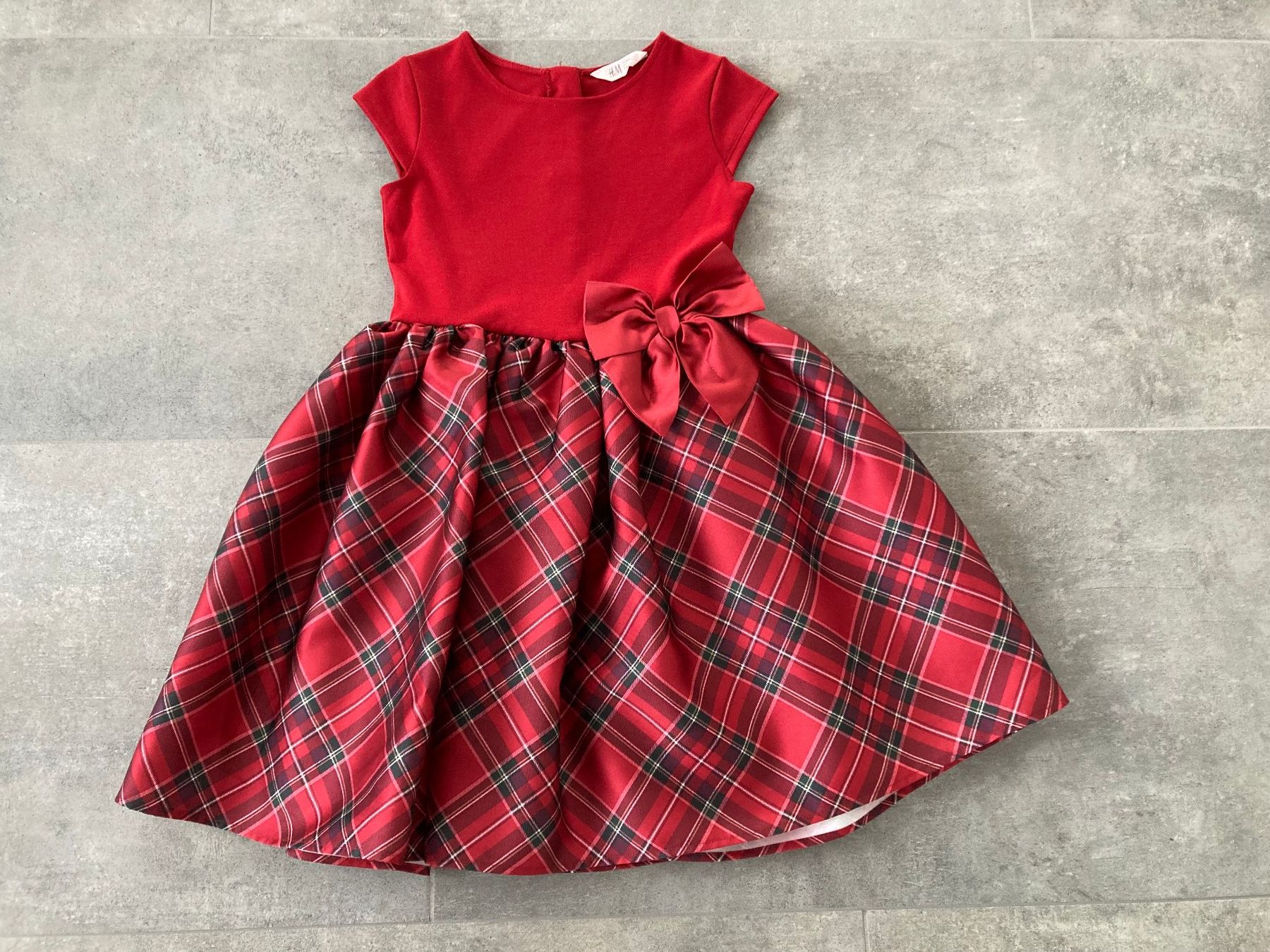 Robes et jupes: Wunderschönes Festkleid – D'occasion à Hettlingen par rselchi