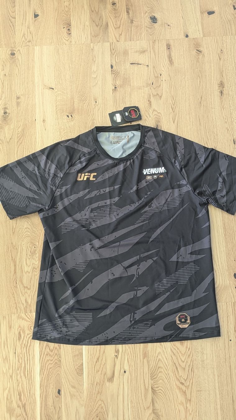T-shirt: UFC Venum Performance T-Shirt ORIGINAL – Nuovo e nell'imballaggio originale da Zürich venduto da Sloba29